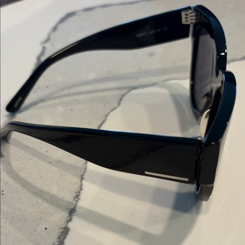 Mikoh Black Sunglasses - Picture 5 of 6